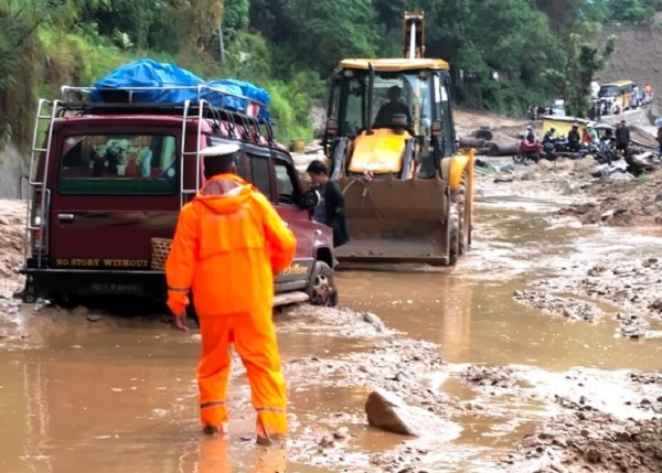 बीपी राजमार्गमा सवारी सुचारु