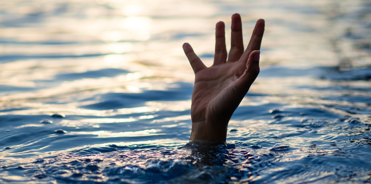 खोलामा डुबेर चार किशोरको मृत्यु