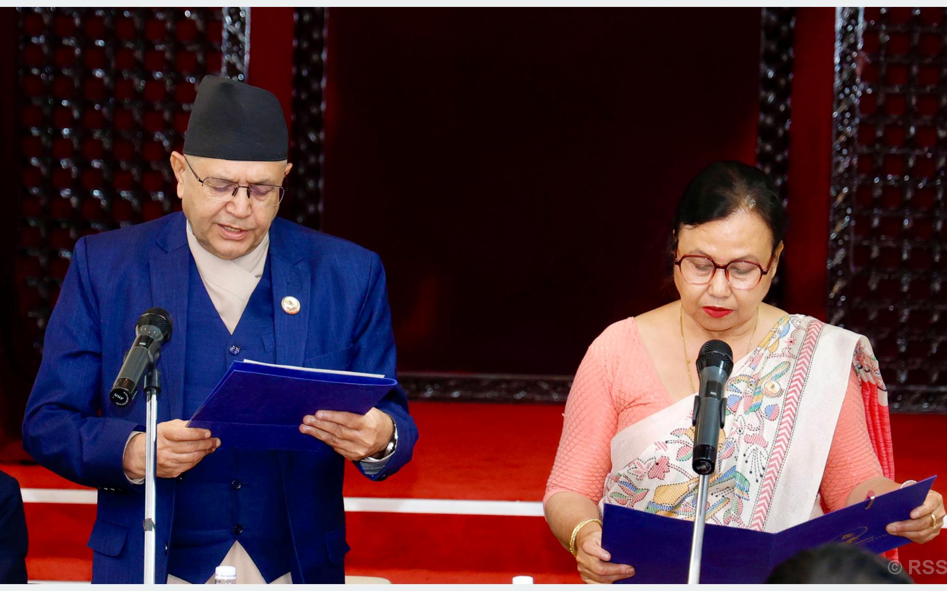 राज्य व्यवस्था तथा सुशासन समितिका सभापतिको शपथ