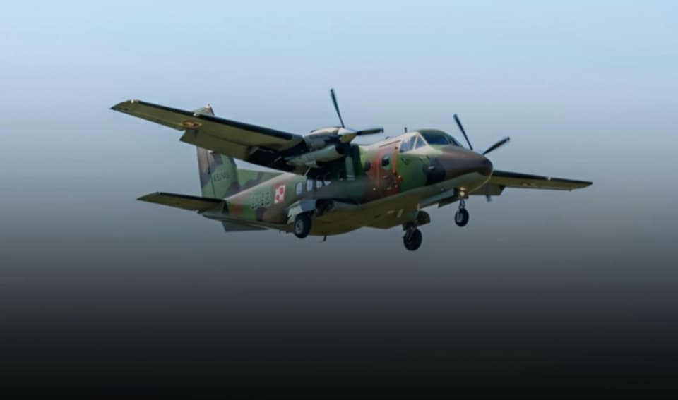 अमेरिकी सेनाले दिएका स्काई ट्रक र एयर एम्बुलेन्स काठमाडौंमा