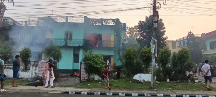 कञ्चनपुरमा २७ कार्यालय, १२ घर र १६ सवारीसाधनमा आगजनी