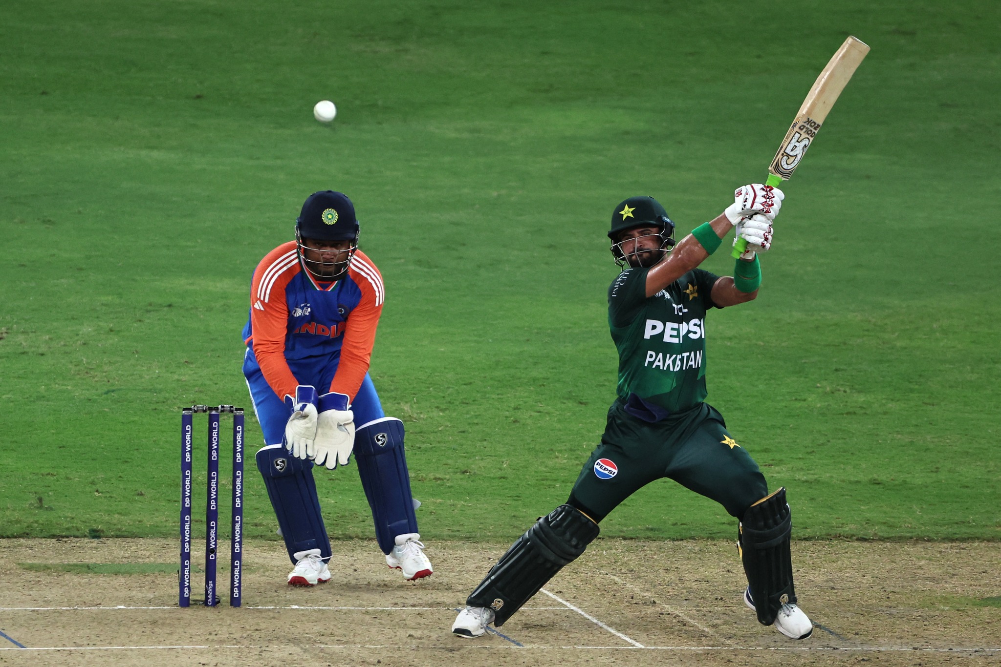 पाकिस्तानले भारतलाई दियो १४७ रनको लक्ष्य