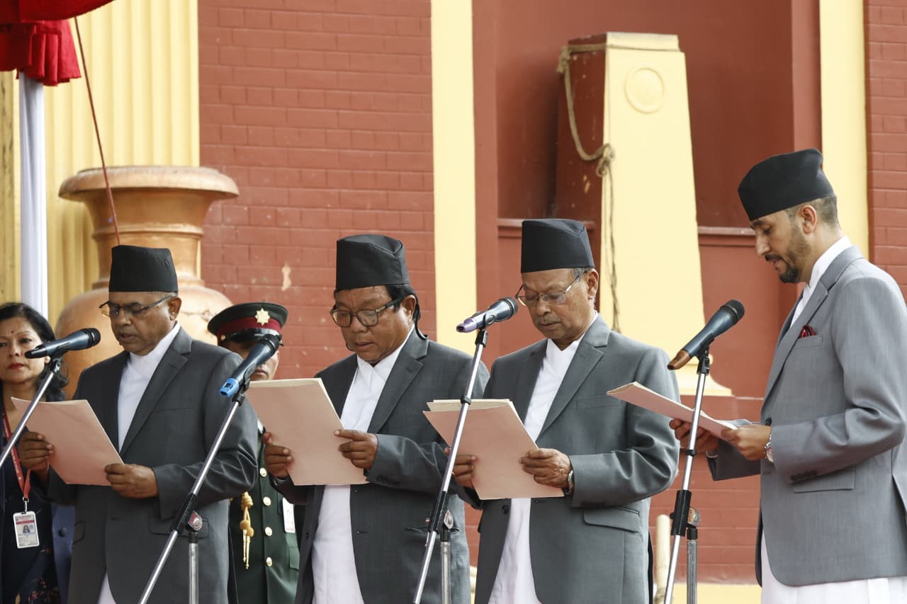 नवनियुक्त चार मन्त्रीले लिए शपथ