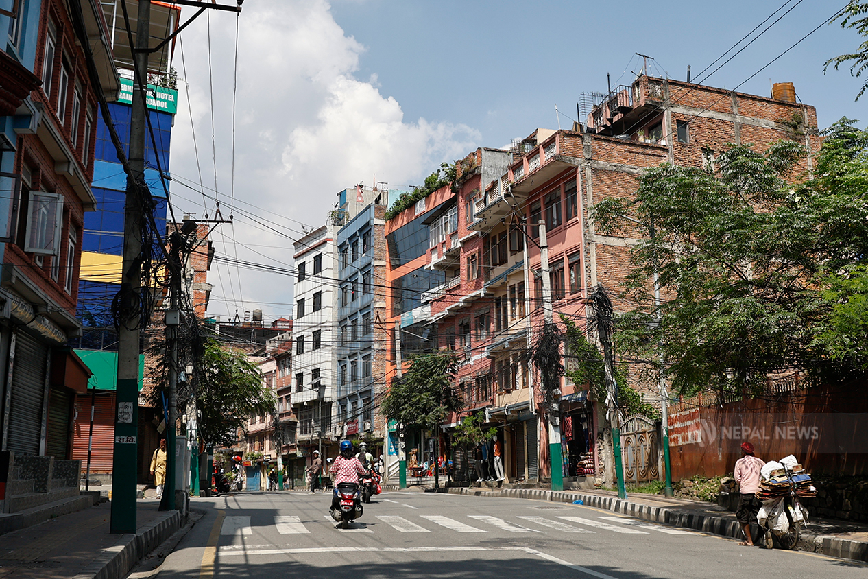 वर्षा रोकिएसँगै काठमाडौँ उपत्यकाको जनजीवन सामान्य बन्दै