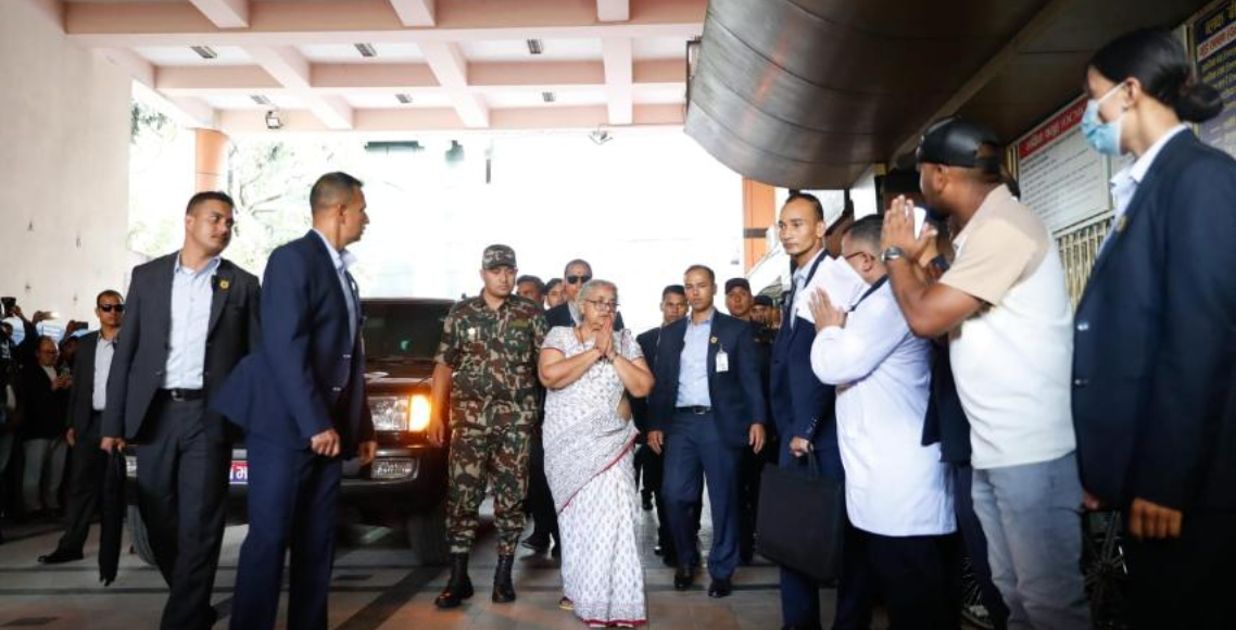 प्रधानमन्त्री कार्की जेनजी आन्दोलनका घाइतेहरू भेट्न अस्पतालमा