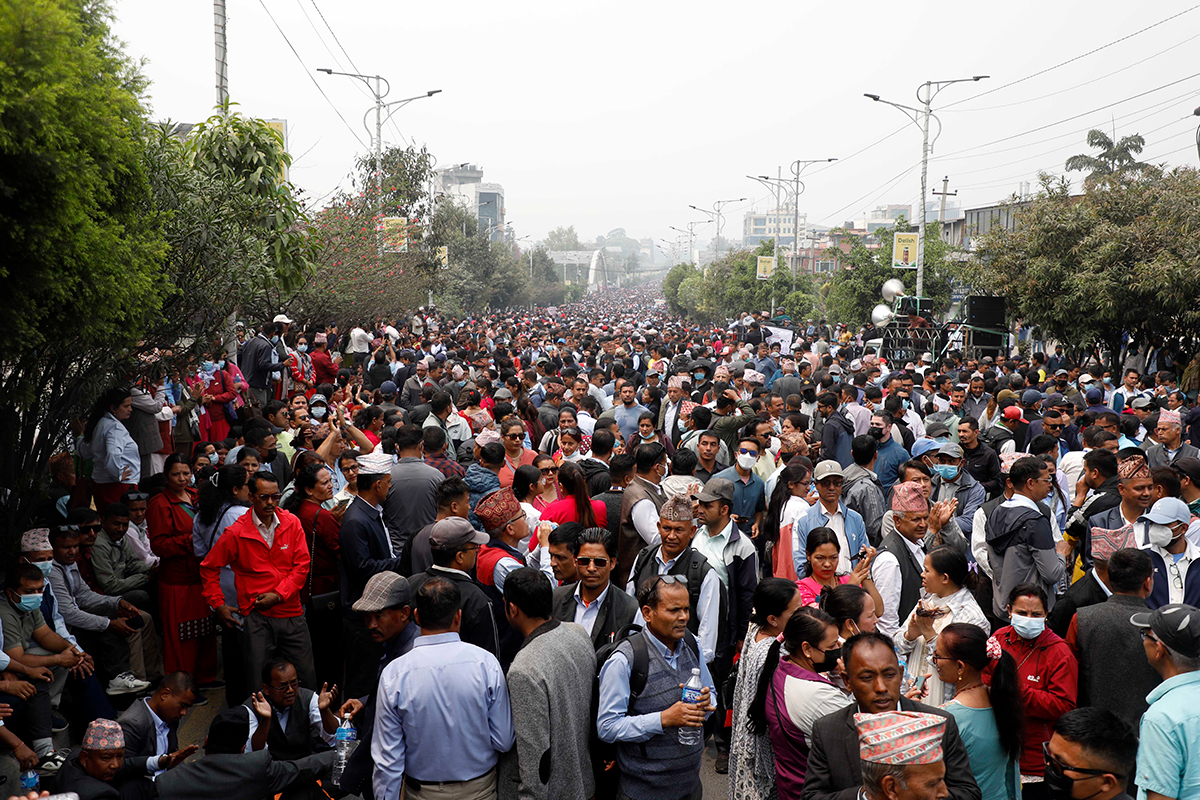 सरकारी विद्यालयमा ‘कामचलाउ’ १ लाख शिक्षक–कर्मचारी