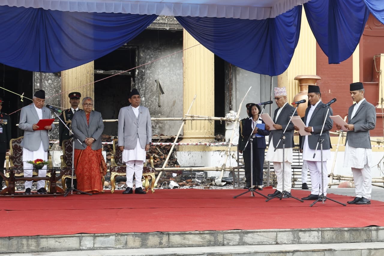 ‘विद्रोह संविधानको धारा हेरेर हुँदैन’