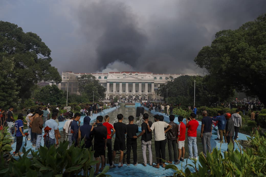 खरानीको थुप्रोमा बसेर शासन गर्ने चुनौती