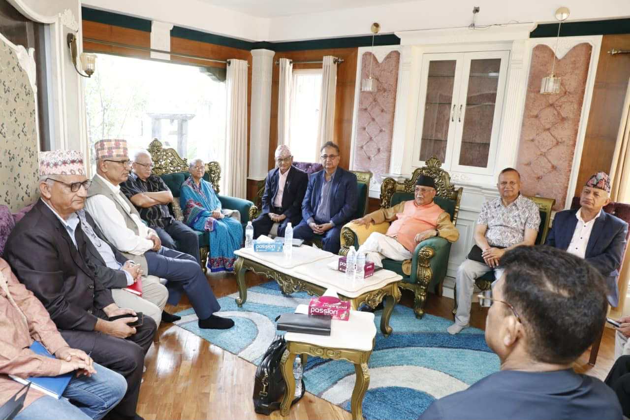 केपी ‌ओलीको पासपोर्ट रोक्का गर्ने निर्णयप्रति एमालेको आपत्ति