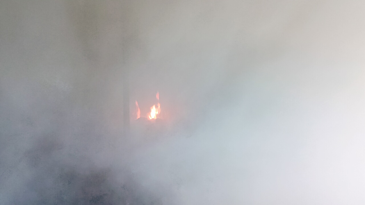 लम्कीमा जुत्ताचप्पलको गोदाममा आगलागी