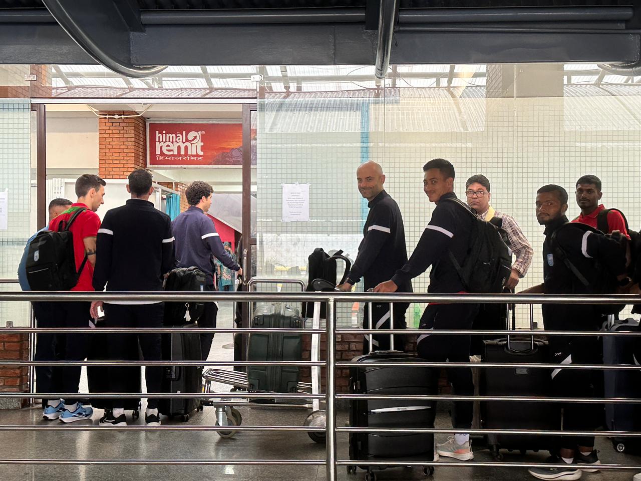 अलपत्र परेको बंगलादेशी टोली स्वदेश फर्किँदै