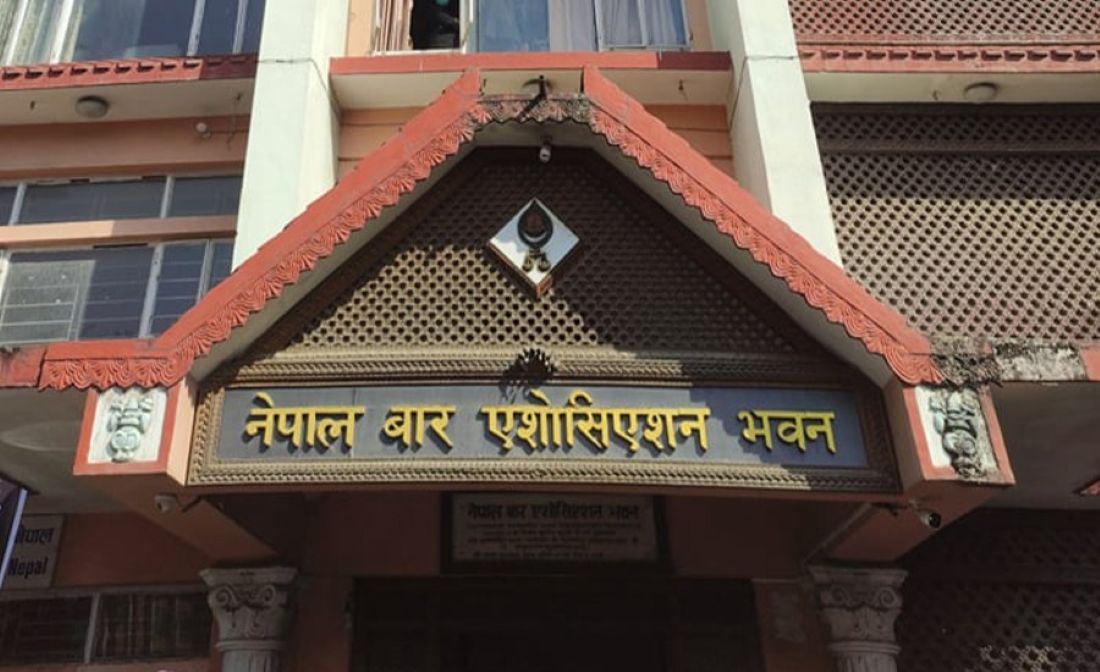 सामाजिक सञ्जालमाथि प्रतिबन्ध लगाउने निर्णय स्थगन गर्न सर्वोच्च बारको माग