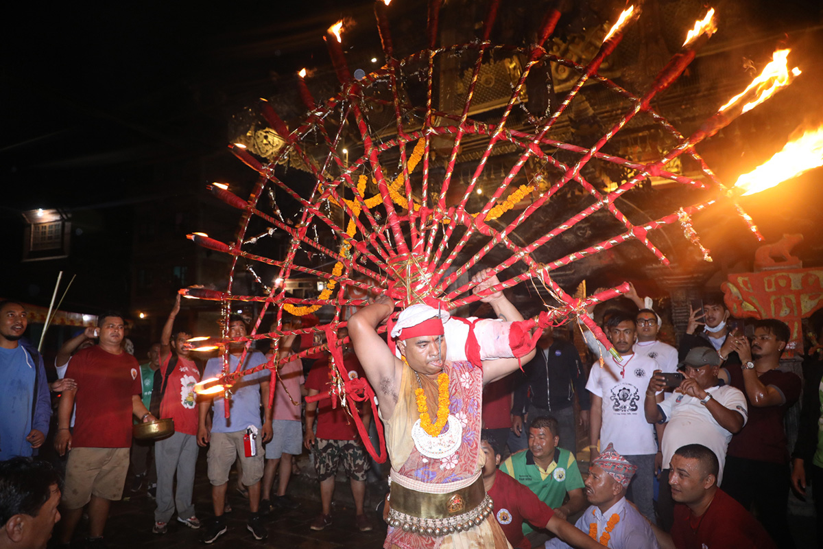 मध्यपुरथिमिमा परम्परागत जिब्रो छेड्ने जात्रा सम्पन्न