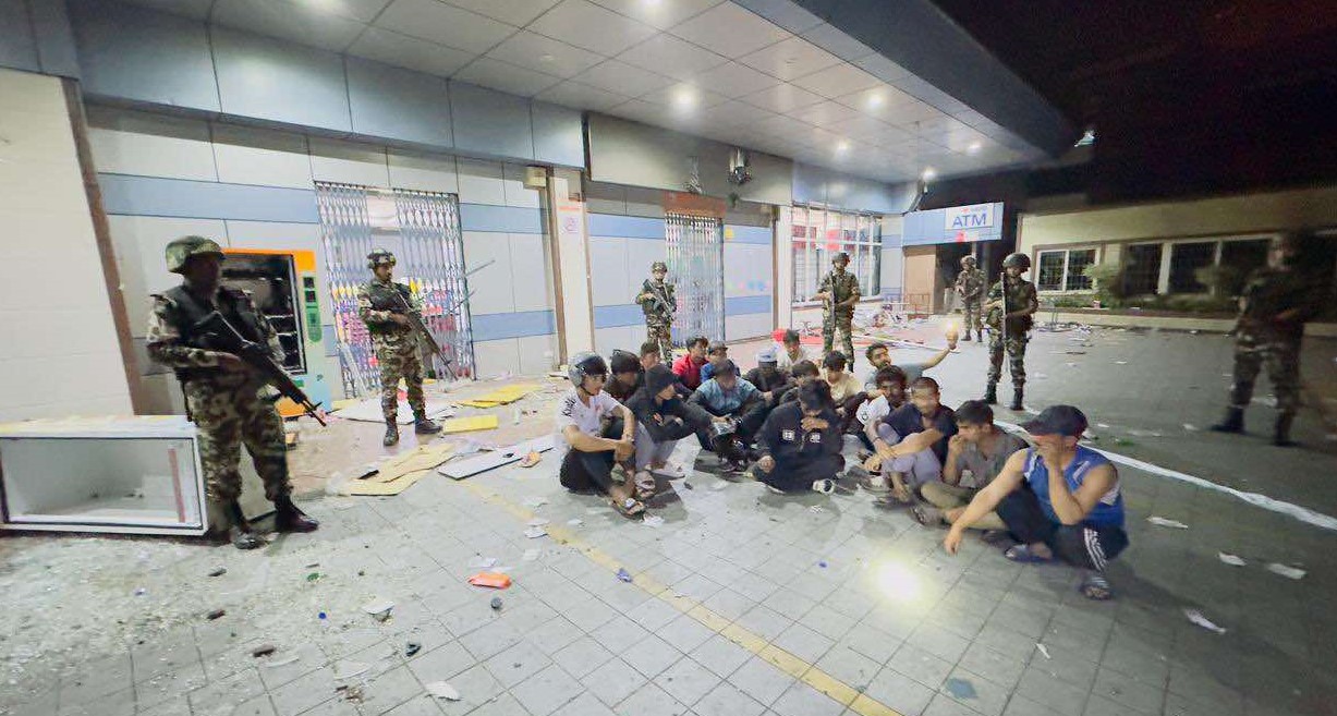 कर्फ्यूमा तोडफोड, लुटपाट र आगजनी भए कडा कारबाही गर्ने सेनाको चेतावनी