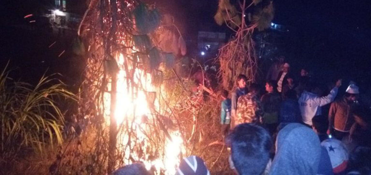 सुदूरपश्चिमका पहाडी जिल्लामा मनाइयो बूढी पोल्ने पर्व