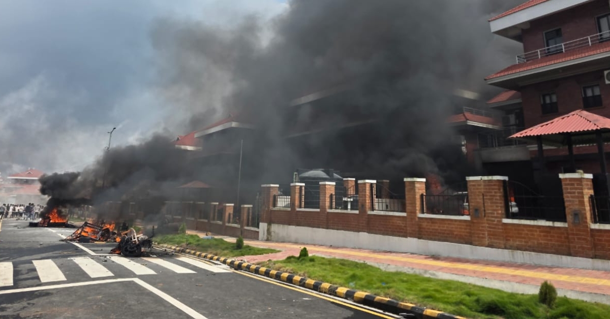 मन्त्री क्वार्टरमा आगजनी र तोडफोड