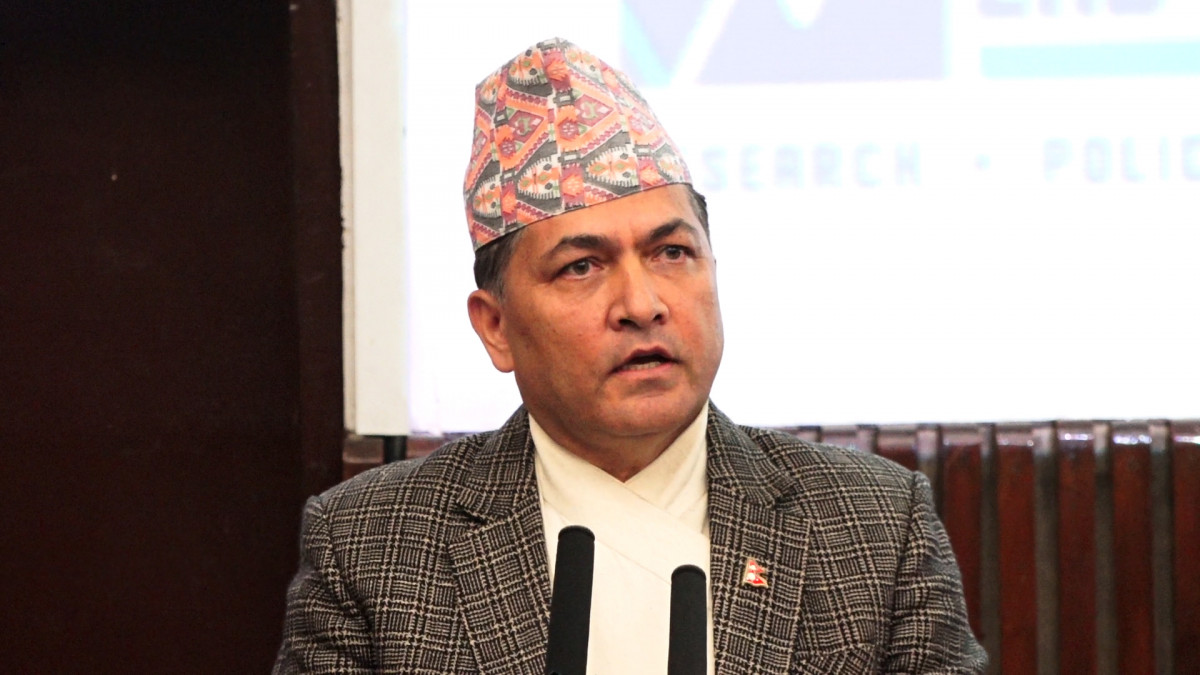 मुख्यसचिव अर्यालले आधारभूत सेवा सुधारबारे सचिवहरूसँग छलफल गर्दै