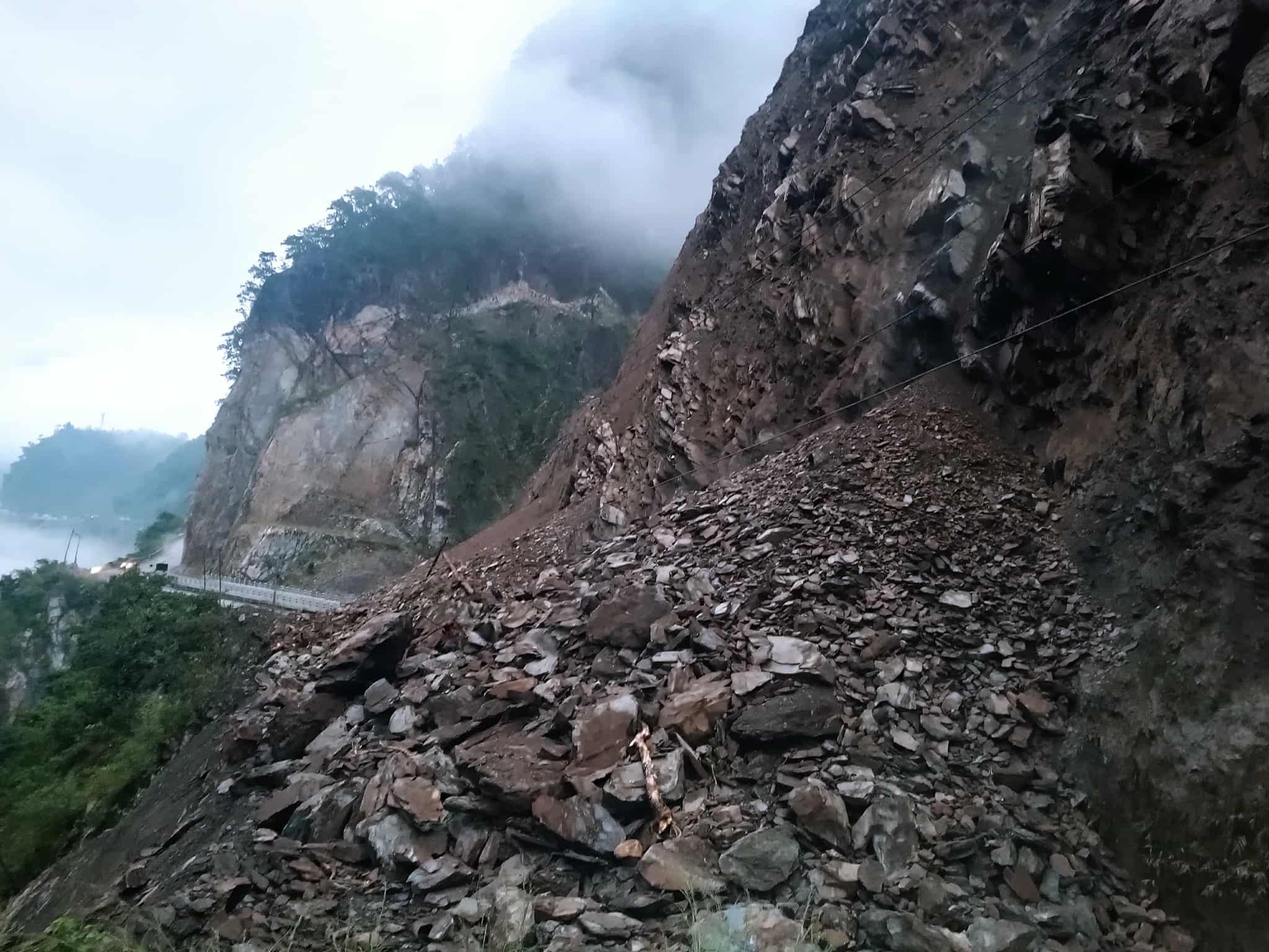 नारायणगढ–मुग्लिन सडक अवरुद्ध