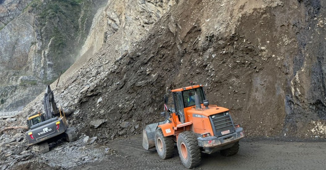 मुलुकभर छ राजमार्ग पूर्ण रुपमा अवरुद्ध, अरनिको राजमार्ग साँझसम्म खुल्ने