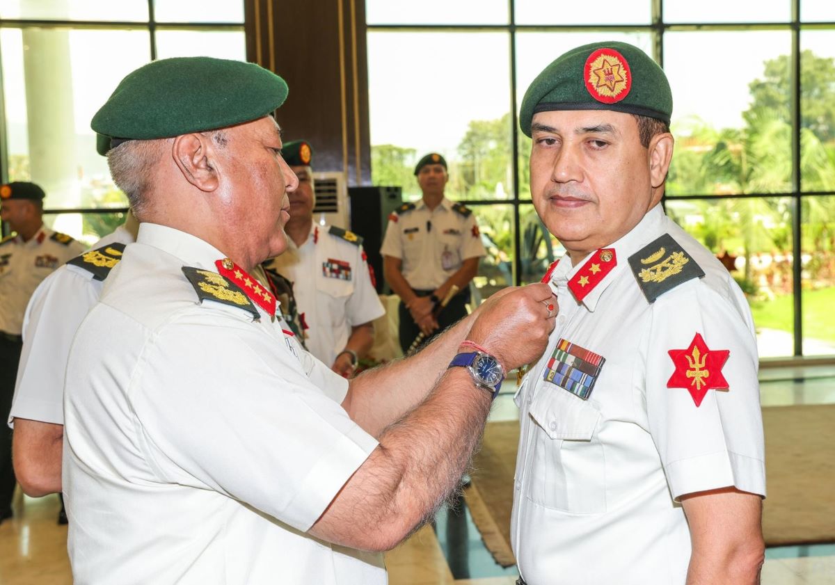 उपरथी थापा र सहायकरथी पहाडीलाई दज्र्यानी चिह्न