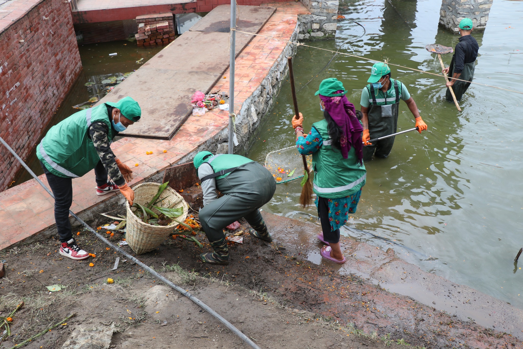 छठको मुख्य उपासना स्थलमा महानगरको सरसफाइ