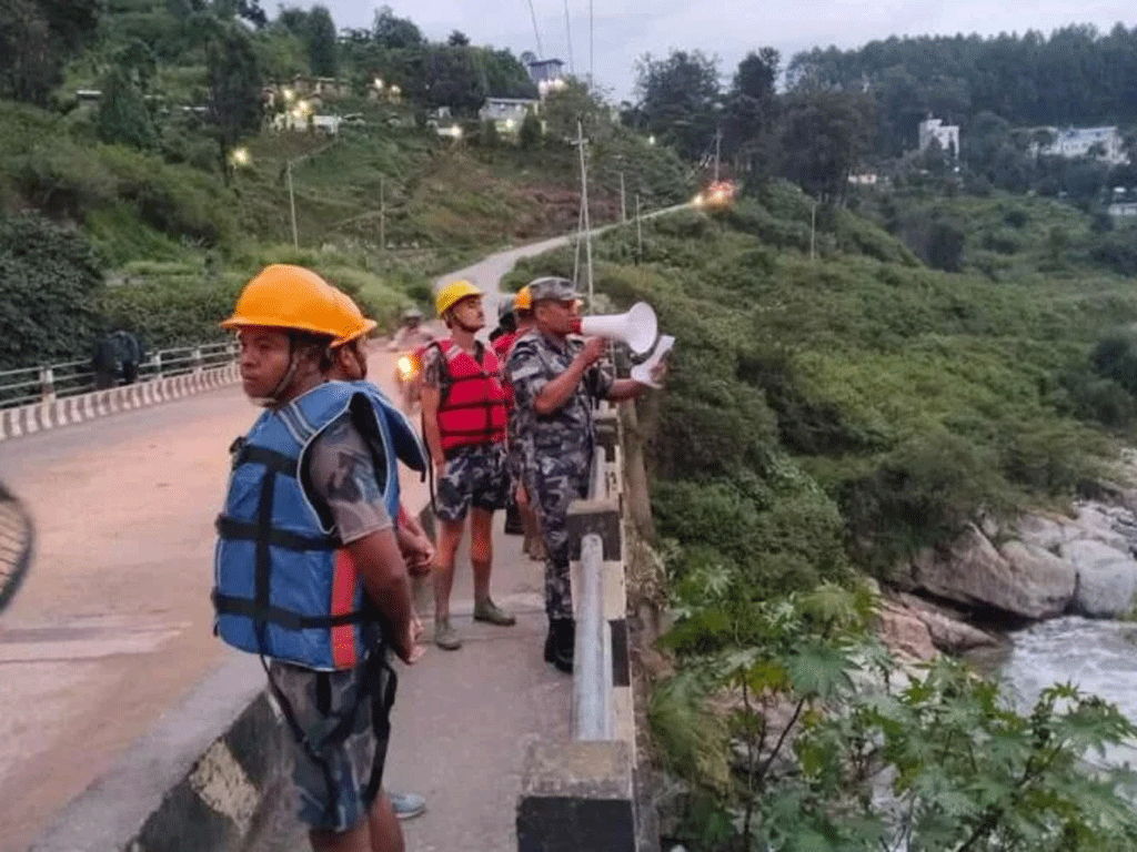 काठमाडौँ उपत्यकामा सशस्त्र प्रहरी बलको ‘पट्रोलिङ’ र ‘माइकिङ’