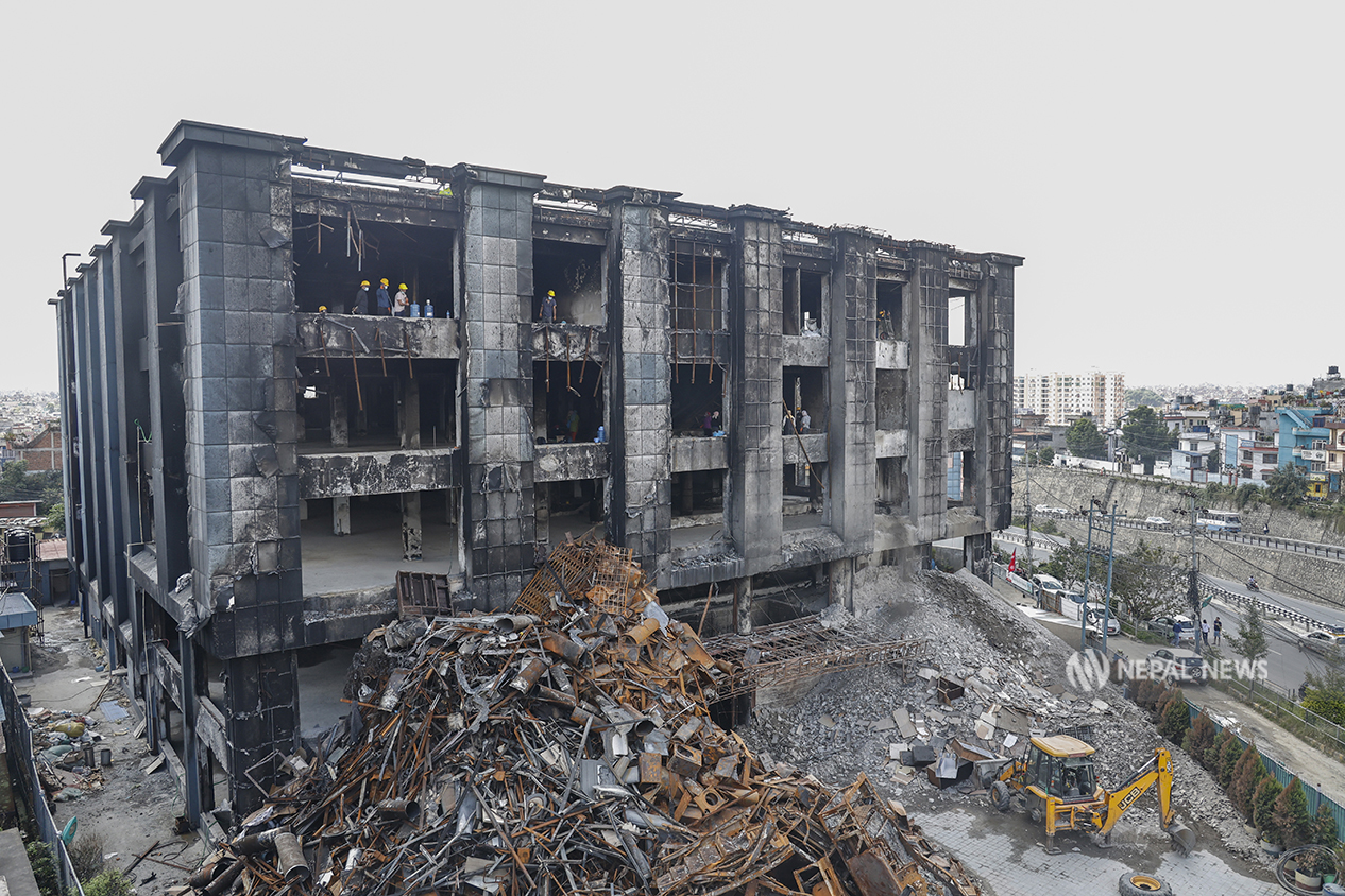 जेन-जी आन्दोलनको एक महिना : यस्ता देखिए जलाइएका व्यावसायिक भवन