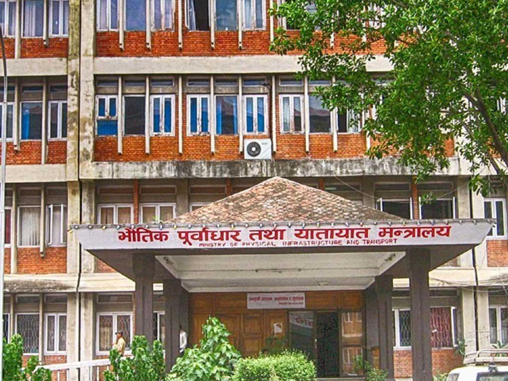 क्षतिग्रस्त सडक पुनर्निर्माणमा १२ अर्ब लाग्ने, अवरुद्ध सडक सञ्चालन सरकारको पहिलो प्राथमिकतामा
