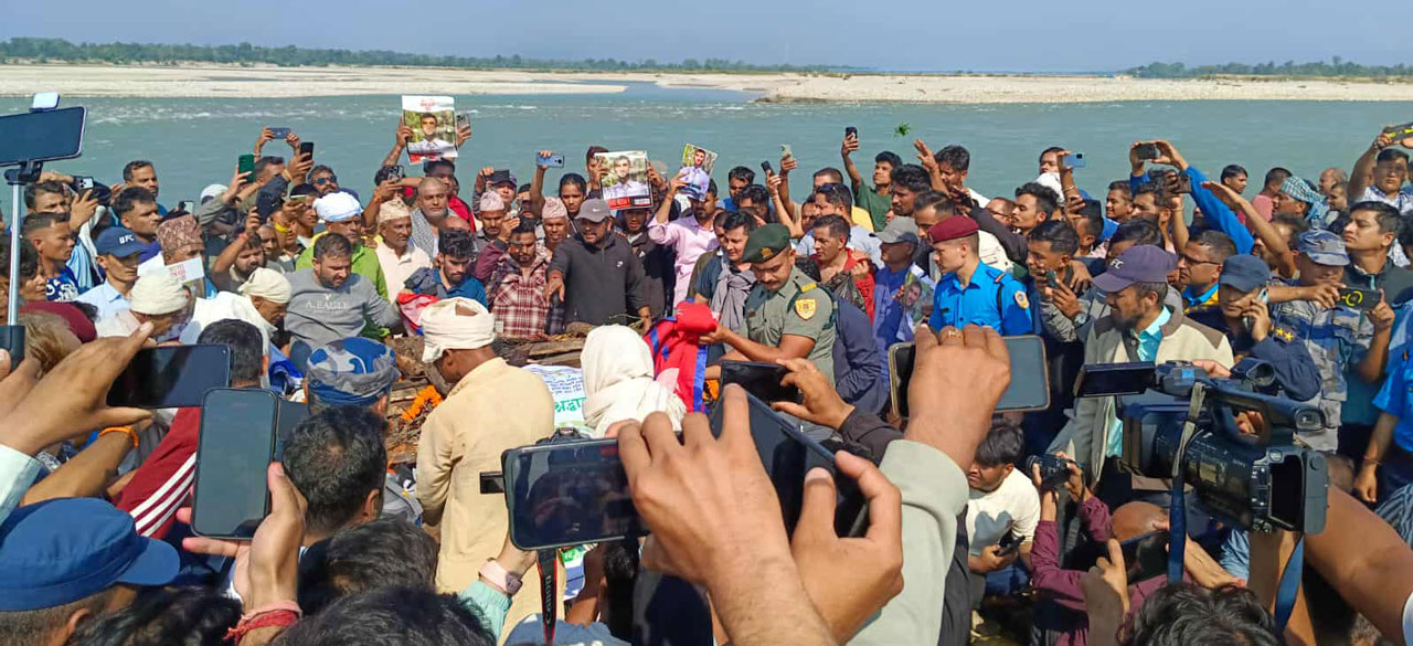 विपिन जोशी : गाजामा मारिए, महाकालीमा बिलाए