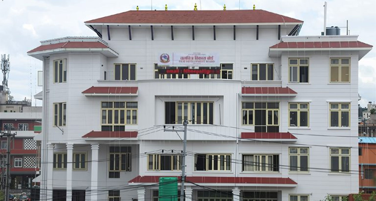 १७८ चलचित्रकर्मीलाई परिचयपत्र [नामसहित]