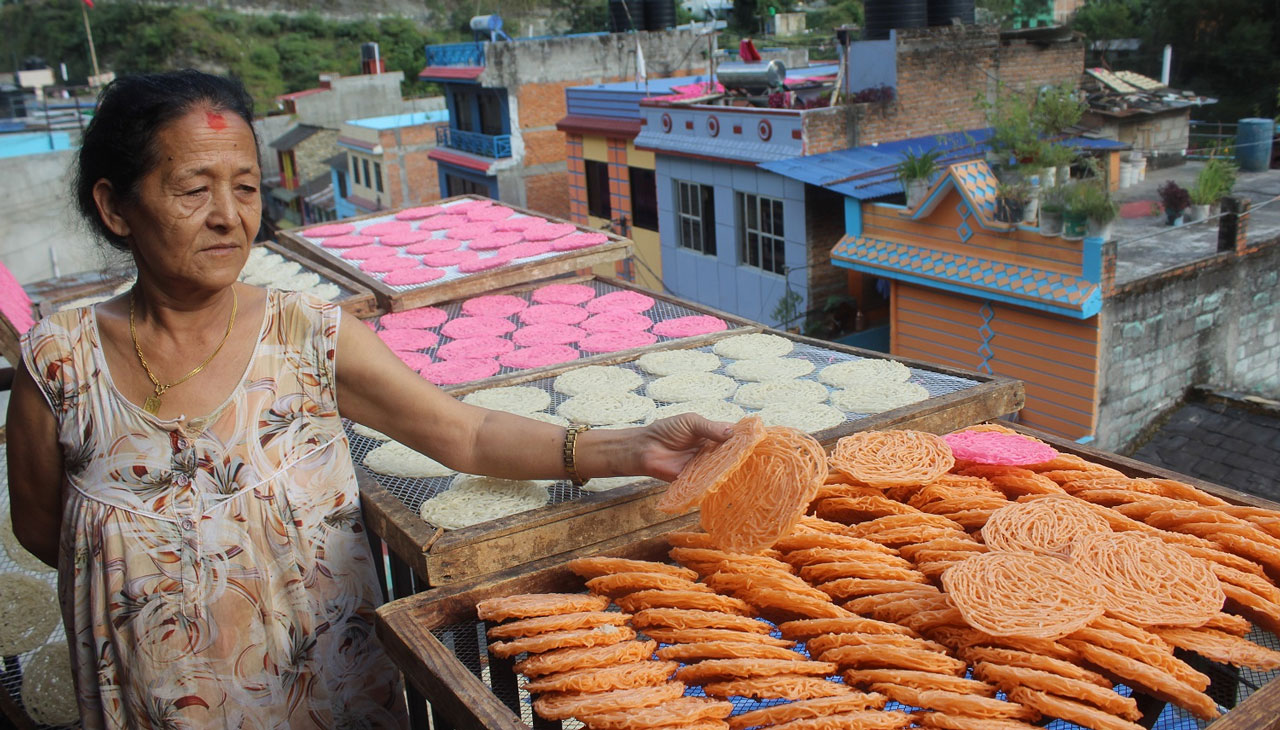 कल्पना र हरिकुमारलाई झिनिया बनाउन भ्याइनभ्याइ