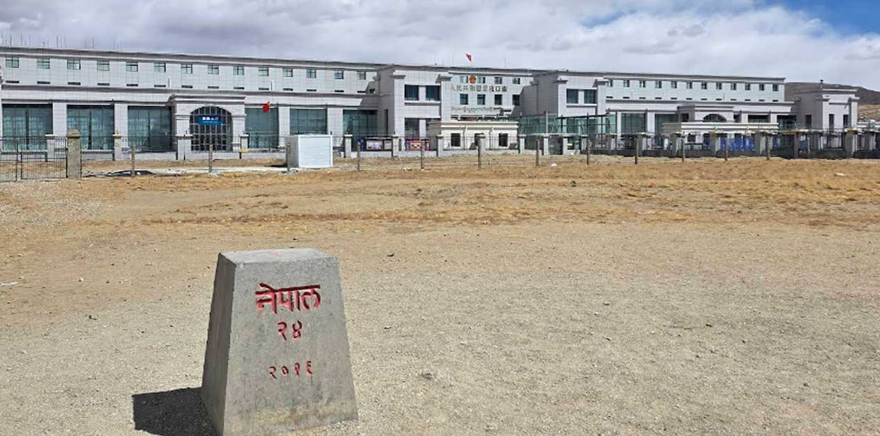 कोरलामा देखिने दुई देशको फरक तस्बिर