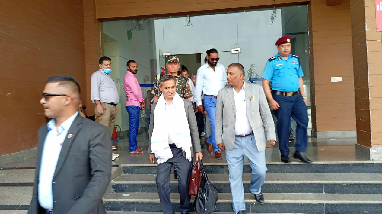 सुरक्षा अवस्था बुझ्न जनकपुर पुगे गृहमन्त्री