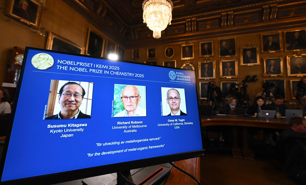 रसायनशास्त्रतर्फ नोबेल पुरस्कार तीन देशका तीन रसायनशास्त्रीलाई दिने घोषणा