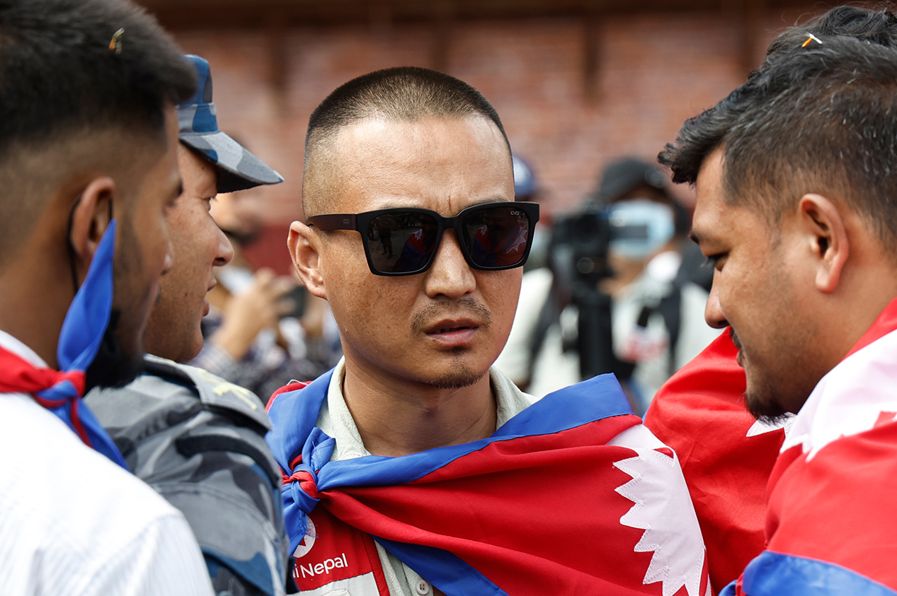 गोरखा–१ बाट चुनाव लड्ने सुधन गुरुङको घोषणा