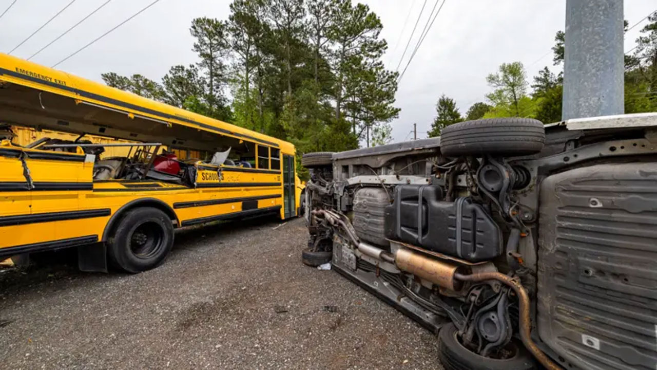 युगान्डामा भएको दुर्घटनामा ६३ जनाको मृत्यु