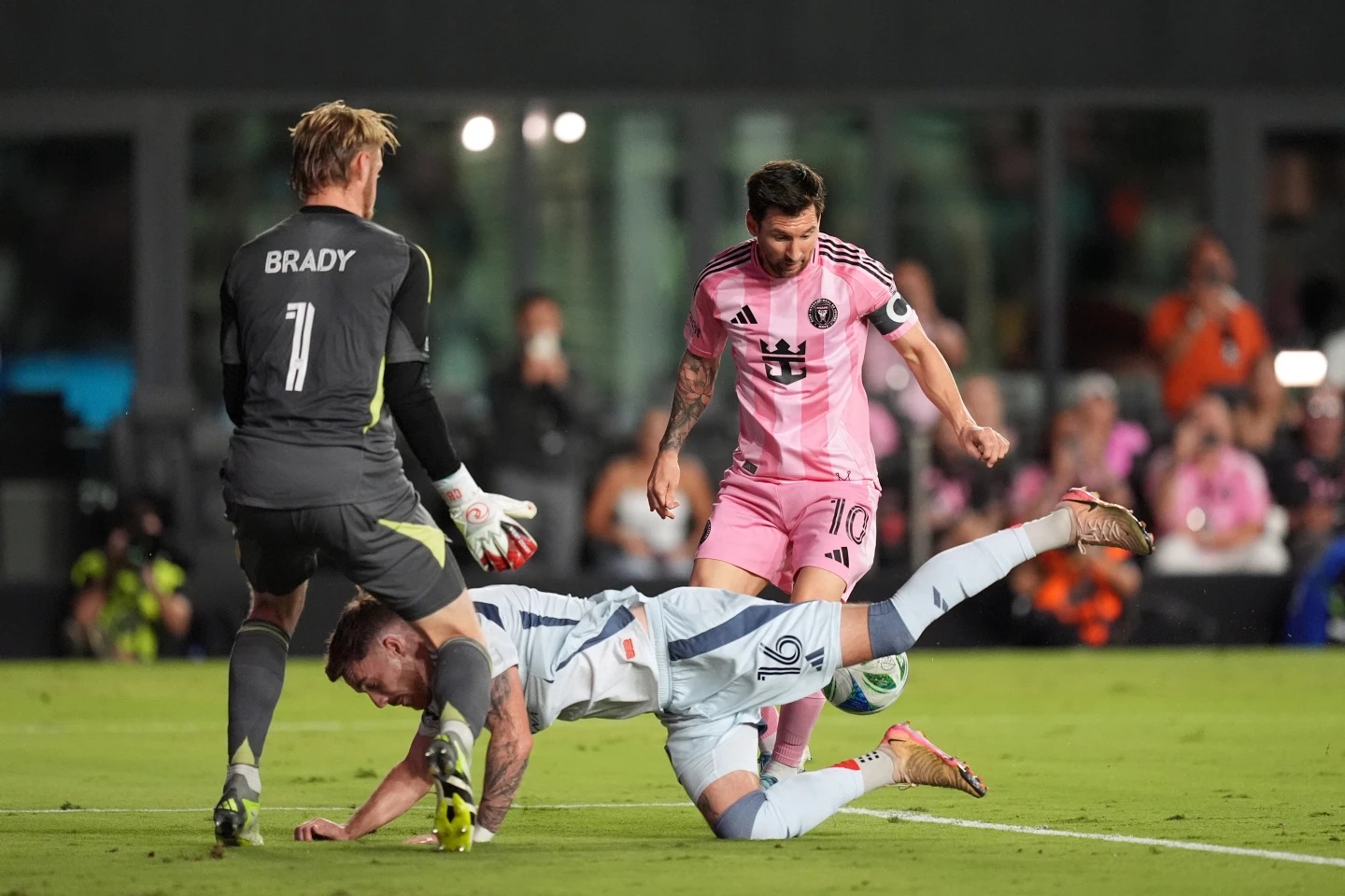 मेसी गोलविहीन रहँदा मियामी पराजित