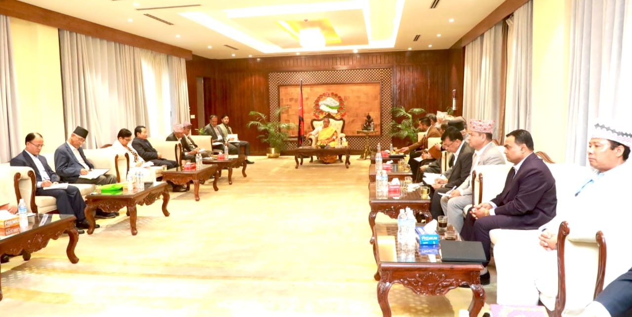 सरकार-दल संवादमा प्रधानमन्त्रीसहित ६ मन्त्री सहभागी