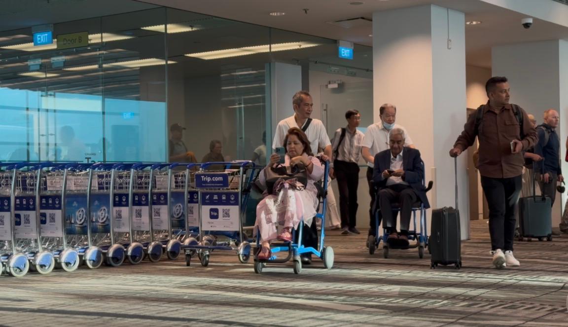 सिंगापुर पुगे देउवा दम्पती