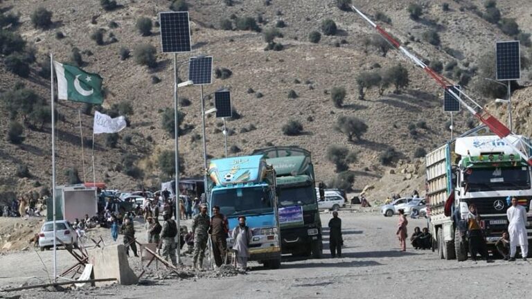 अफगान–पाकिस्तान सीमामा भीषण लडाइँपछि युद्धविराम, नागरिकहरू घर फर्किँदै