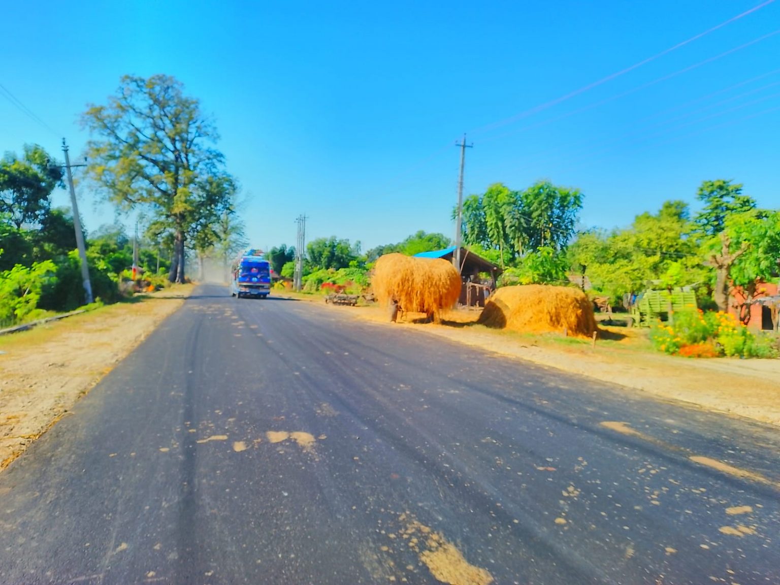 नारायणपुर–राजपुर खण्ड नबन्दा हुलाकी सडक अधुरो