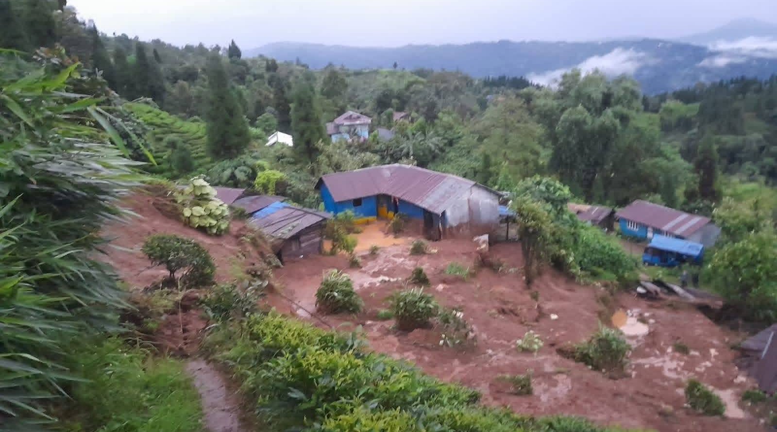 इलाममा पहिरो जाँदा मृत्यु हुनेको संख्या ३७ पुग्यो [अपडेट]