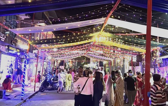 झिलिमिली बत्तीले चम्किएको धरान