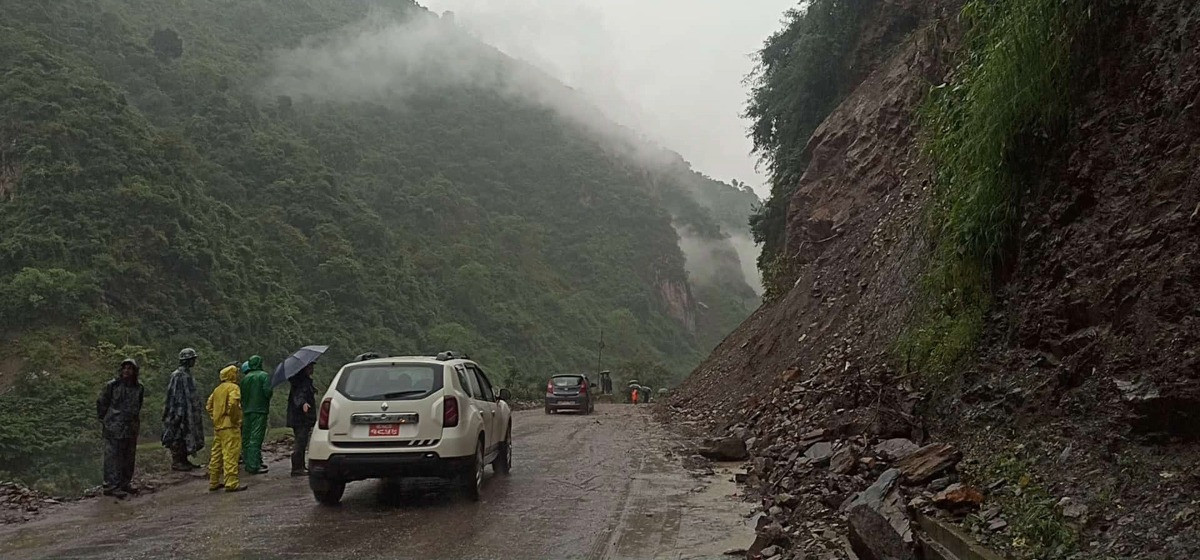 वर्षा सकिएसँगै मुग्लिन–मलेखु सडकको कामले पायो तीव्रता