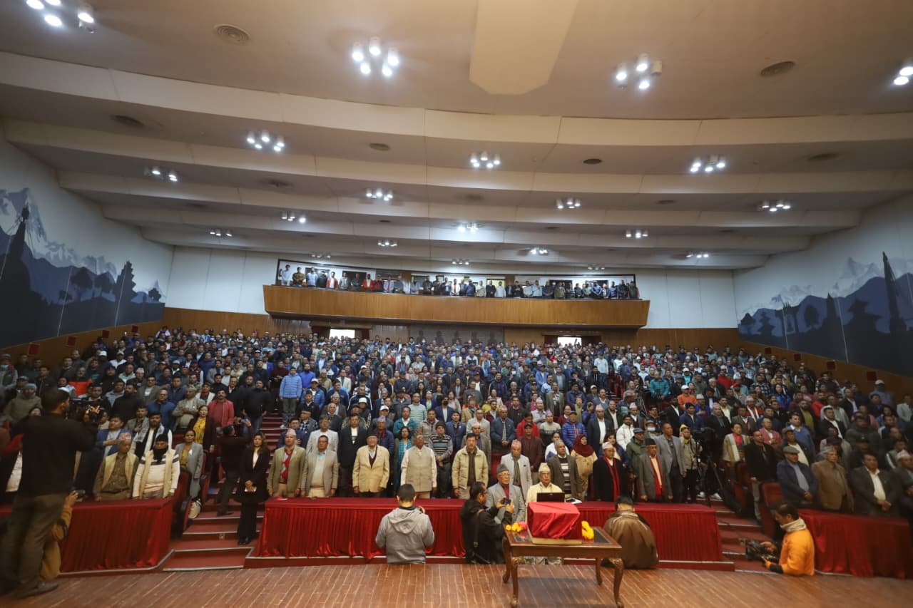 विशेष महाधिवेशन माग गर्ने कांग्रेसका महाधिवेशन प्रतिनिधिको सभागृहमा भेला [फोटो स्टोरी]