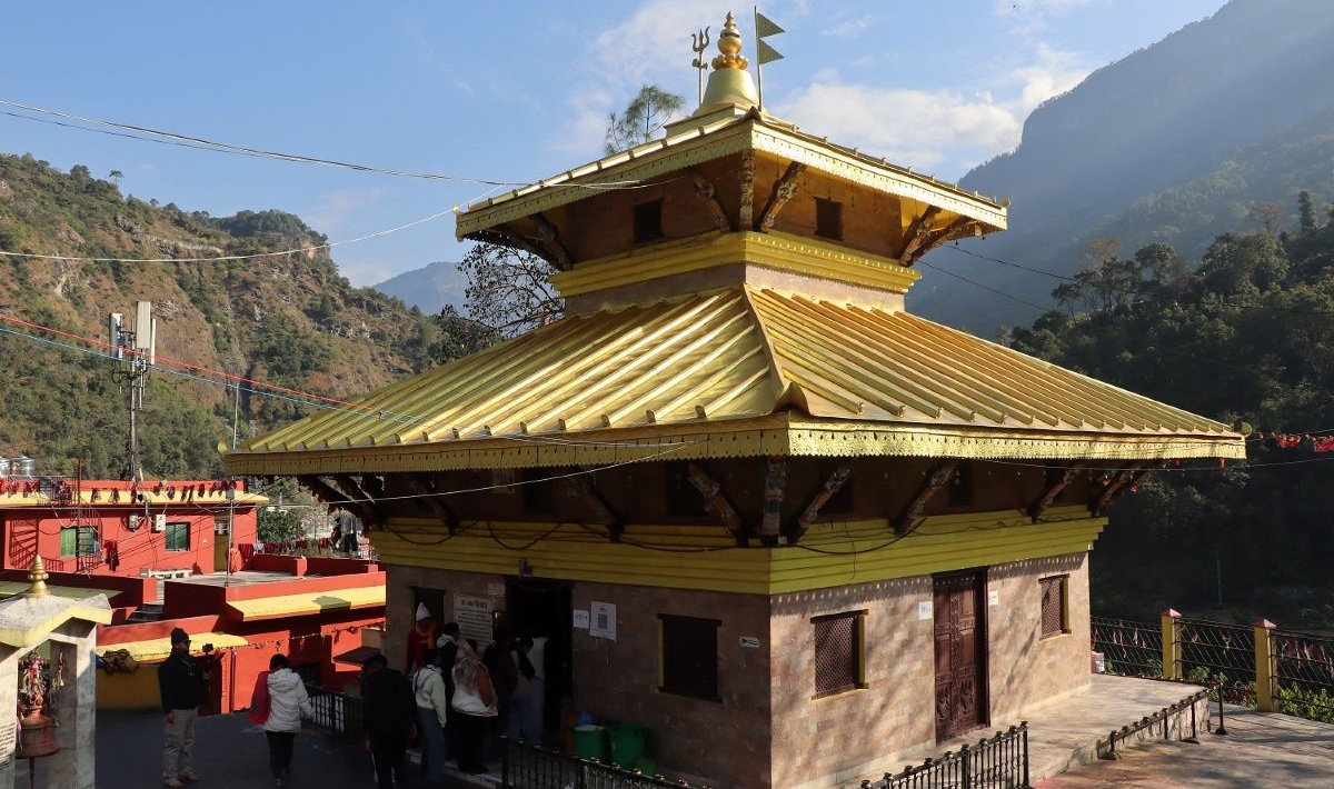 गलेश्वर मन्दिरको गजुरमा सुनको जलप