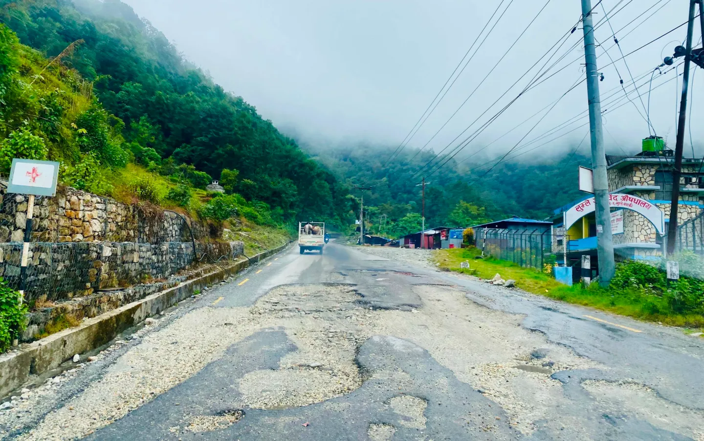 पोखरा–बागलुङ सडकमा यात्रा गर्न सकस
