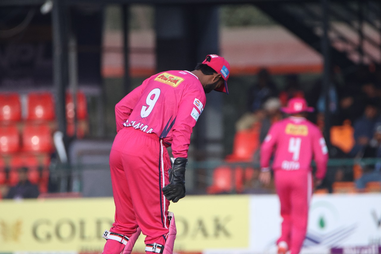 आमाको सम्मानमा जनकपुर बोल्ट्सको जर्सी [फोटो फिचर]