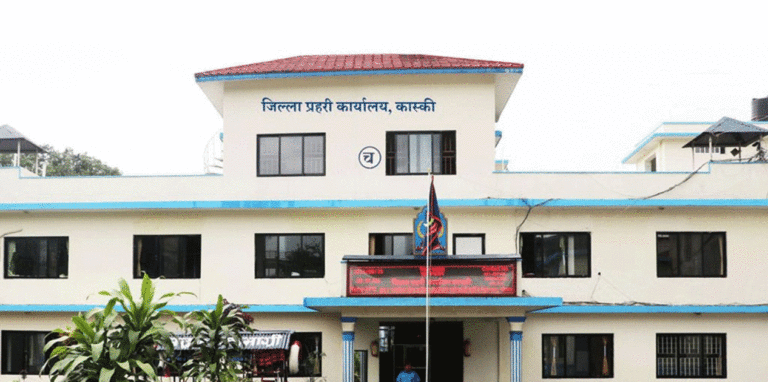 पर्सामा कार चालकसहित एक सय ६० किलोग्राम गाँजा बरामद