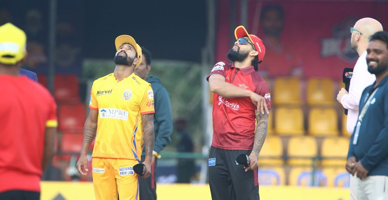 एनपीएल : पोखराविरुद्ध ब्याटिङ गर्दै सुदूरपश्चिम रोयल्स